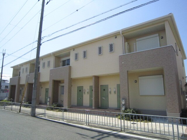 物件外観写真3　(エントランス部分)