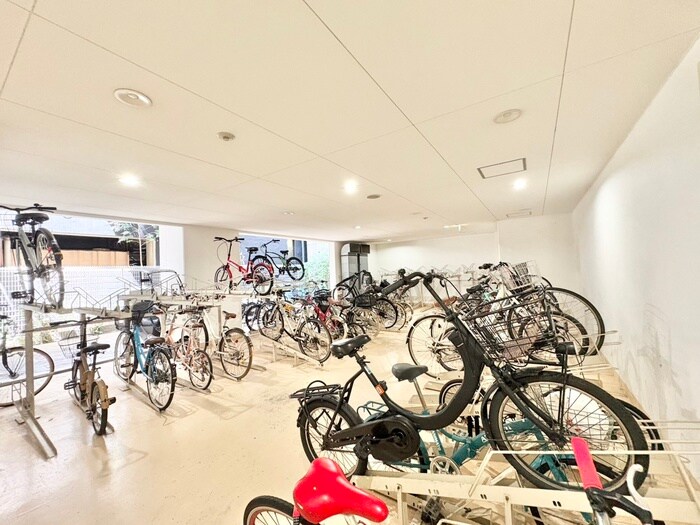 物件外観写真6　(駐車場)