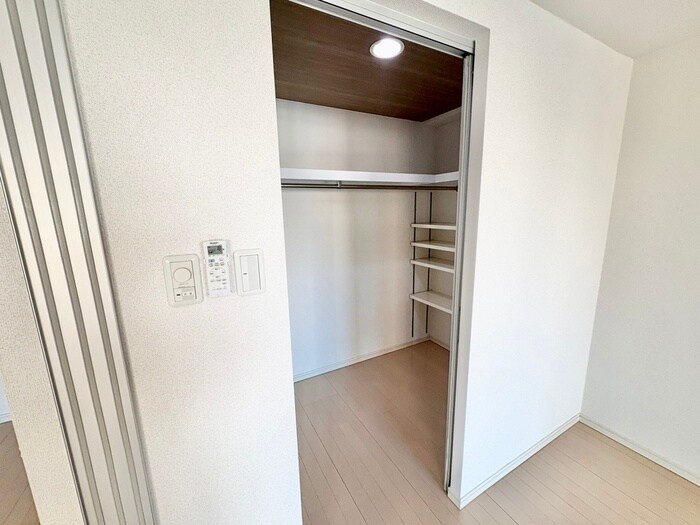物件内観写真12　(収納)