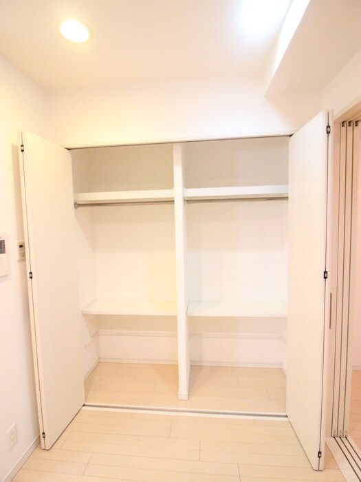 物件内観写真12　(収納)