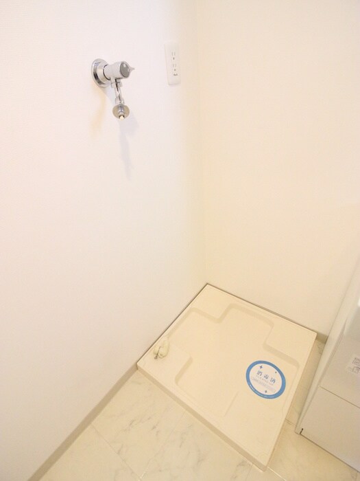 物件内観写真14　(洗濯機置場)