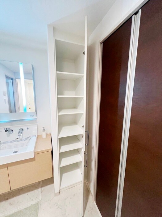 物件内観写真15　(収納)