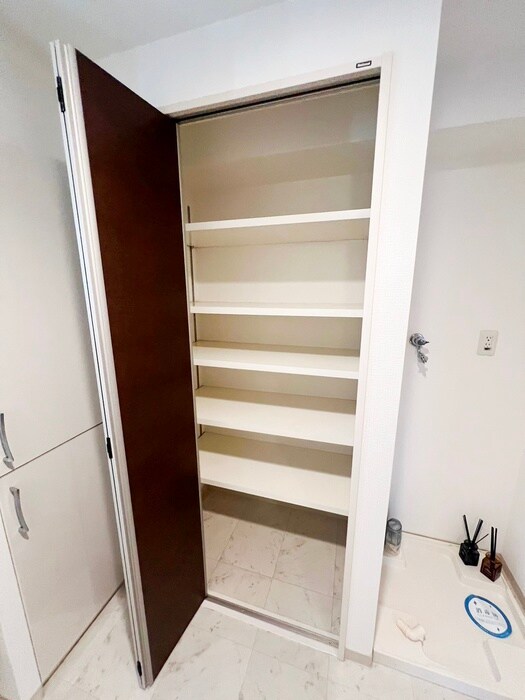 物件内観写真16　(収納)