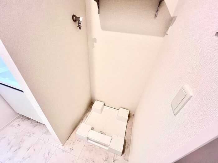 物件内観写真17　(洗濯機置場)