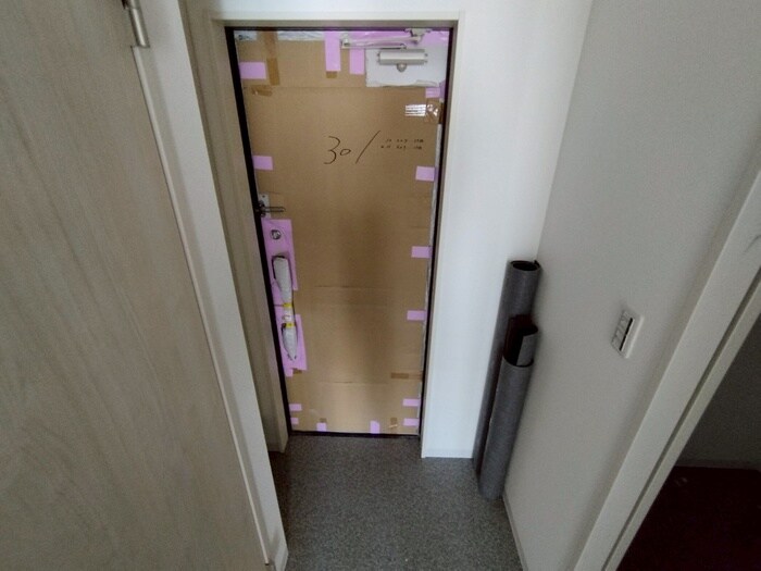 物件内観写真14　(玄関)