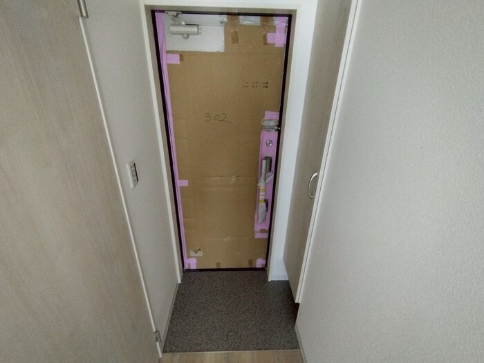 物件内観写真14　(玄関)