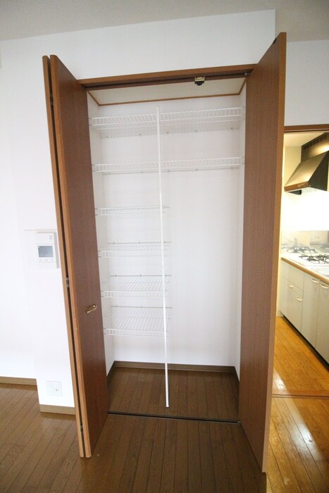 物件内観写真13　(収納)