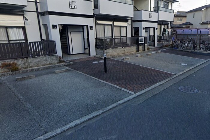 物件外観写真5　(駐車場)