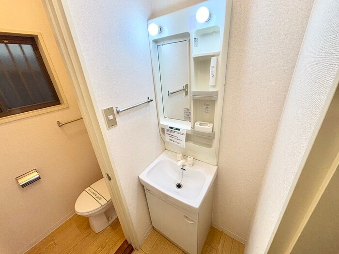 物件内観写真11　(洗面)