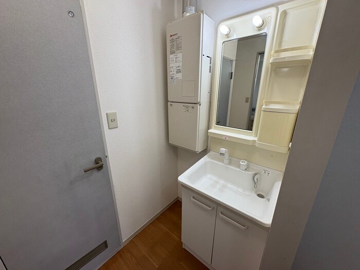 物件内観写真8　(洗面)