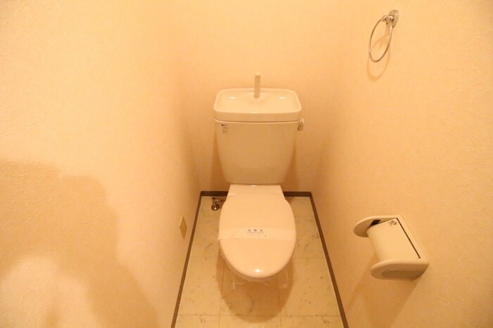 物件内観写真14　(トイレ)