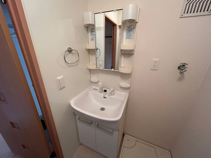 物件内観写真11　(洗面)