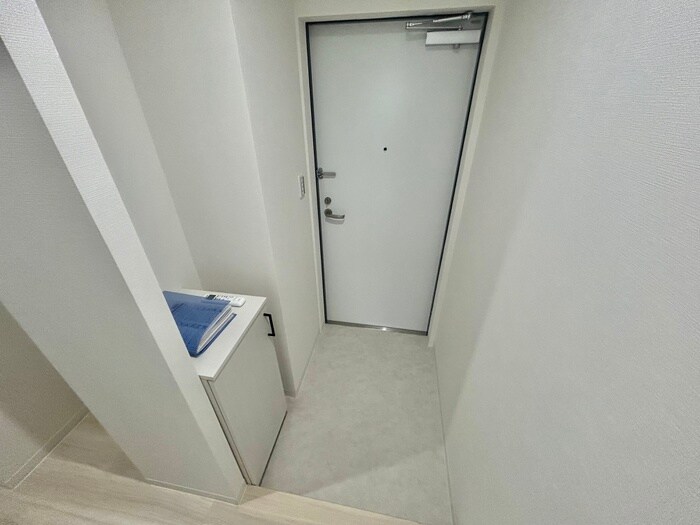 物件内観写真4　(玄関)