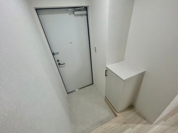 物件内観写真4　(玄関)