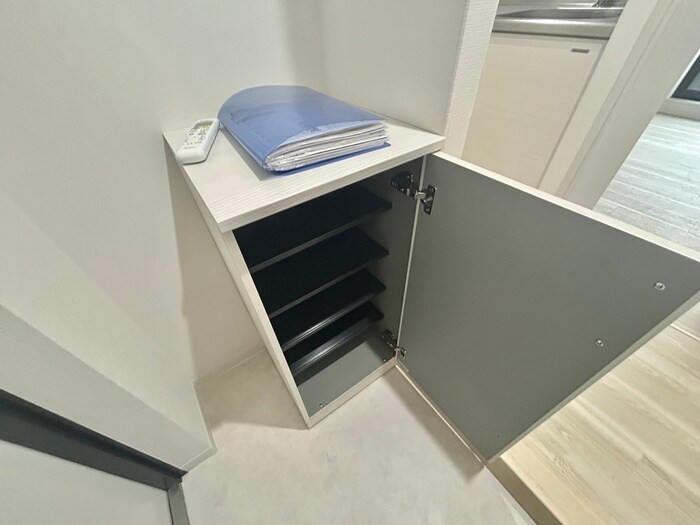 物件内観写真5　(靴箱)