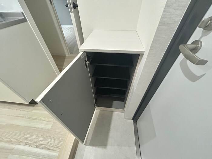 物件内観写真5　(靴箱)