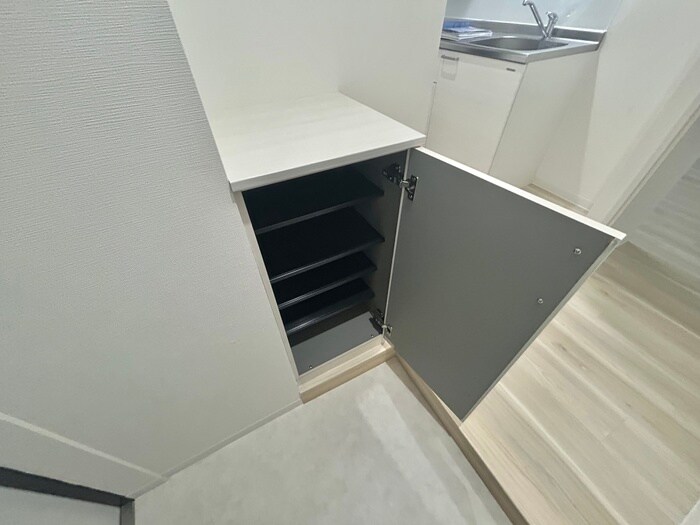 物件内観写真5　(靴箱)