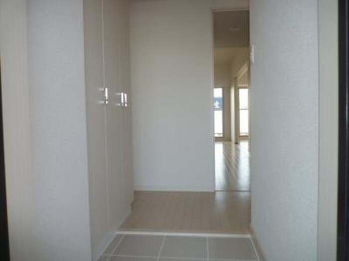 物件内観写真15　(廊下)