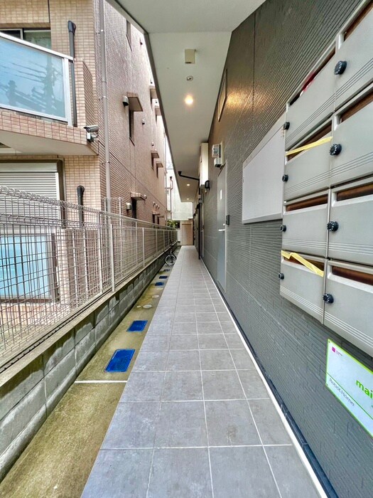 物件外観写真4　(エントランス部分)