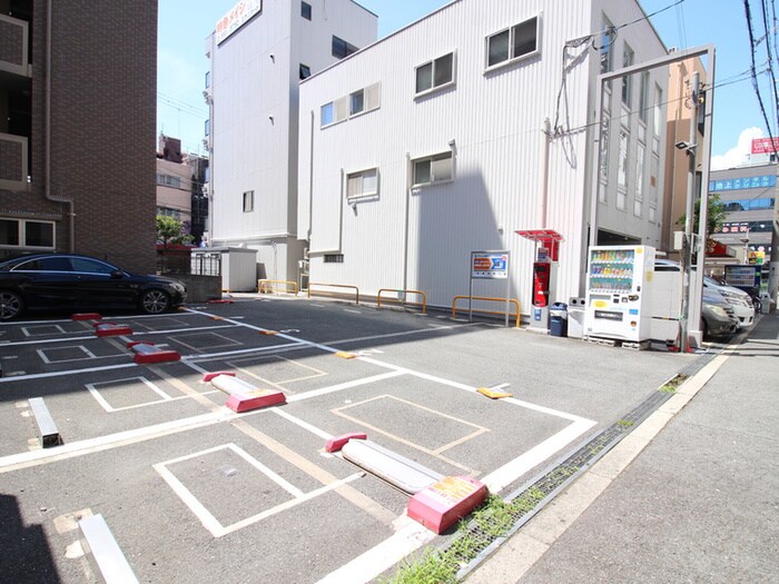 物件外観写真4　(駐車場)