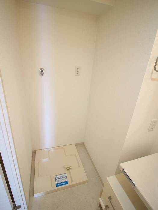 物件内観写真10　(洗濯機置場)