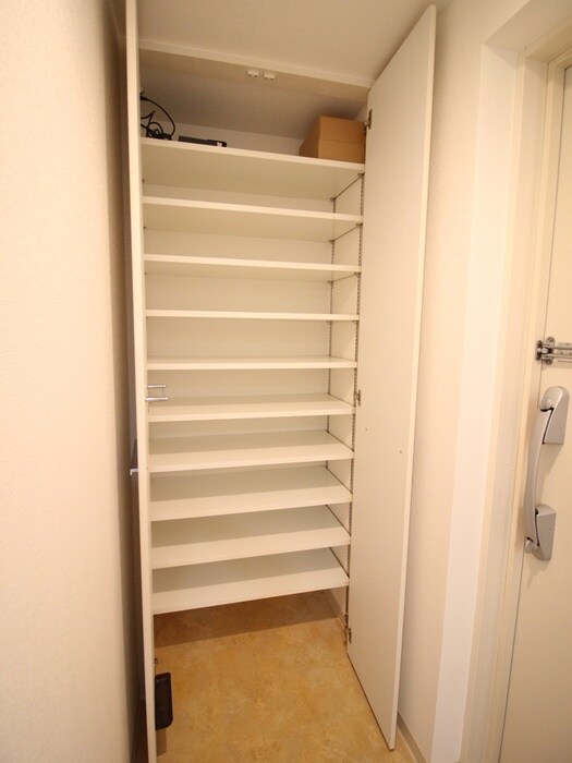 物件内観写真16　(収納)