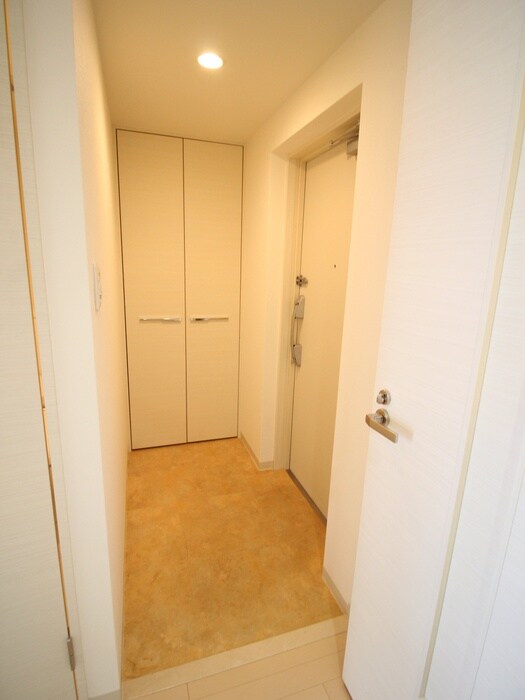 物件内観写真17　(玄関)