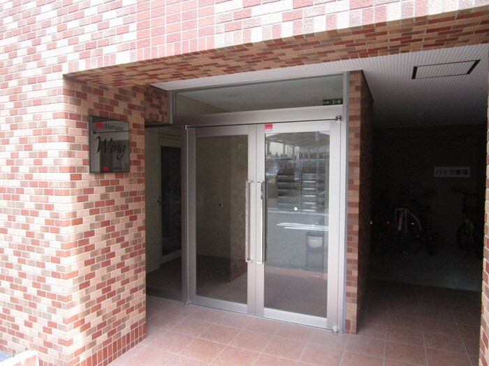 物件外観写真2　(エントランス部分)