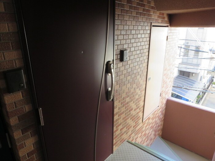 物件内観写真7　(玄関)