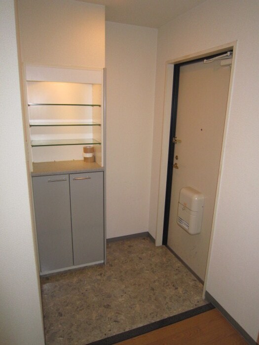 物件内観写真13　(玄関)