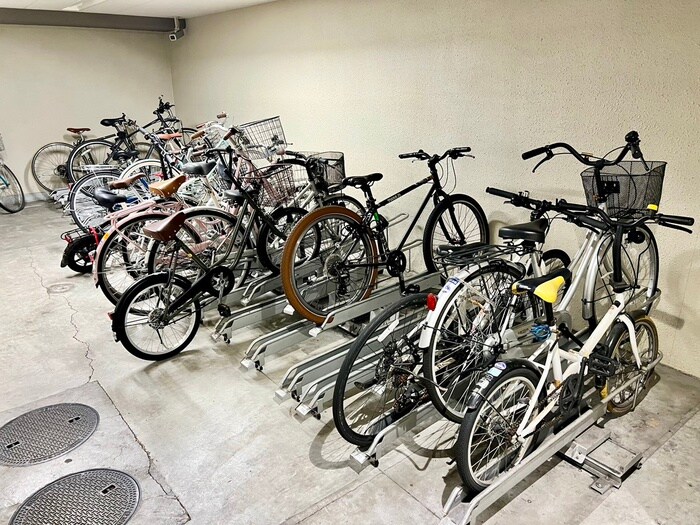 物件外観写真5　(駐輪場)