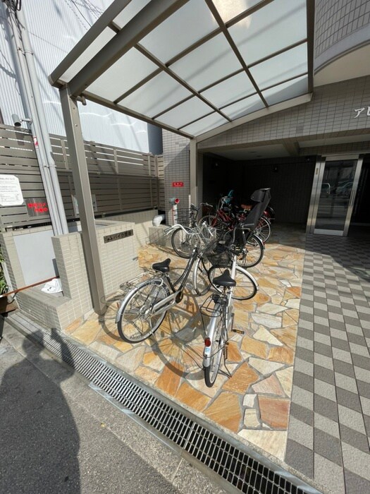 物件外観写真3　(駐輪場)