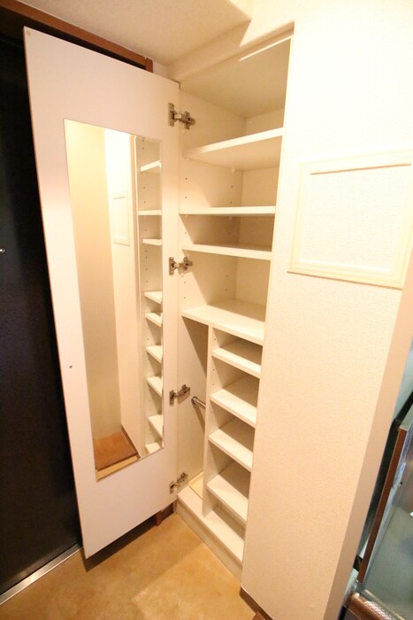 物件内観写真15　(靴箱)