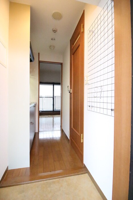 物件内観写真18　(廊下)