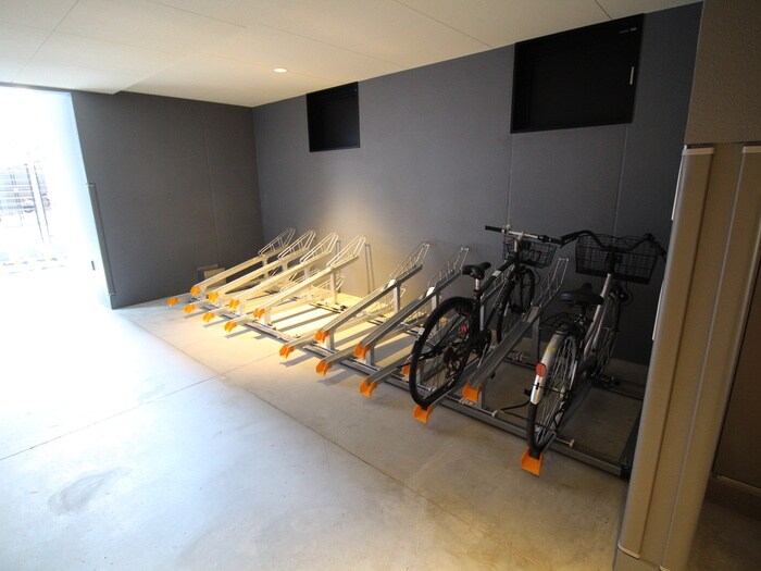 物件外観写真4　(駐輪場)