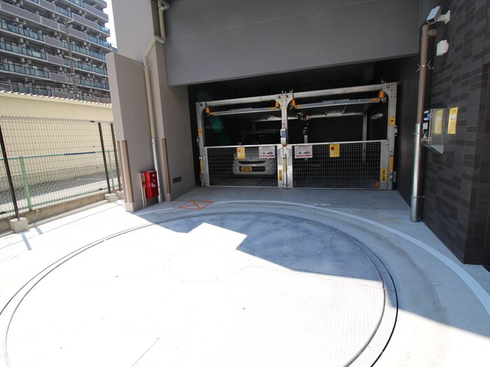 物件外観写真6　(駐車場)