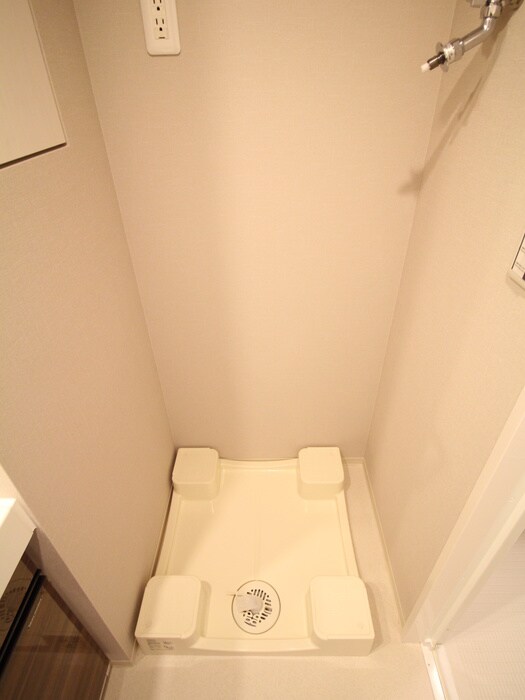 物件内観写真11　(洗濯機置場)