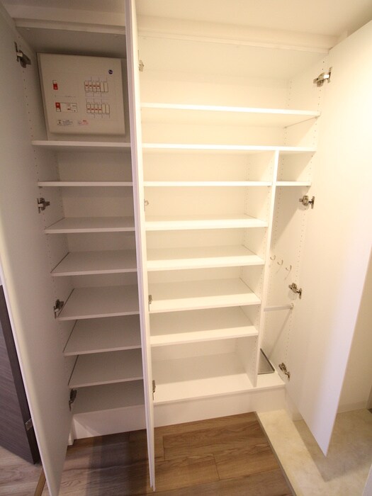 物件内観写真12　(靴箱)