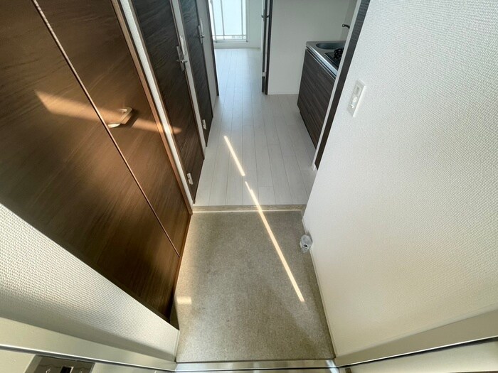 物件内観写真15　(玄関)