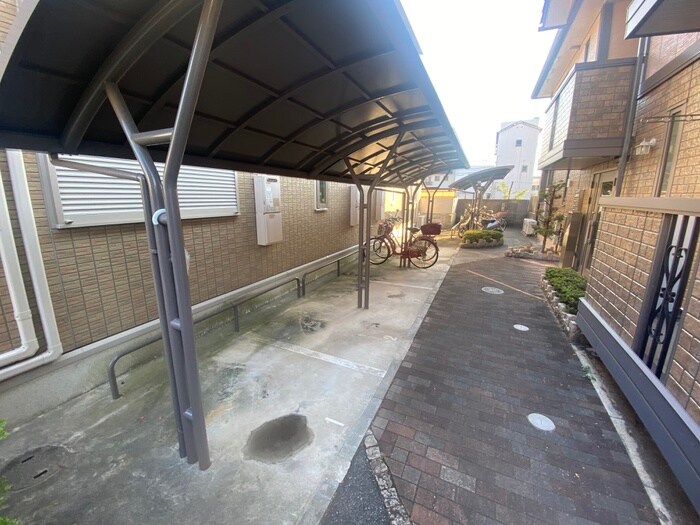 物件外観写真5　(駐輪場)
