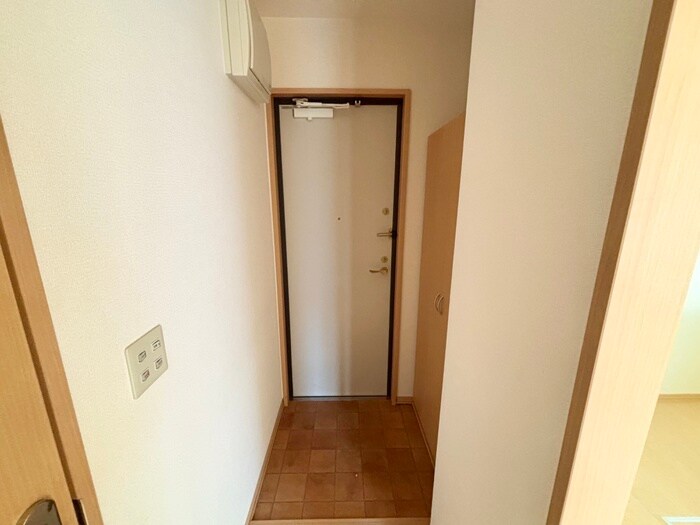 物件内観写真12　(玄関)