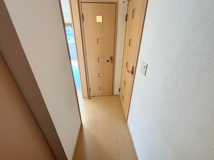 物件内観写真14　(廊下)