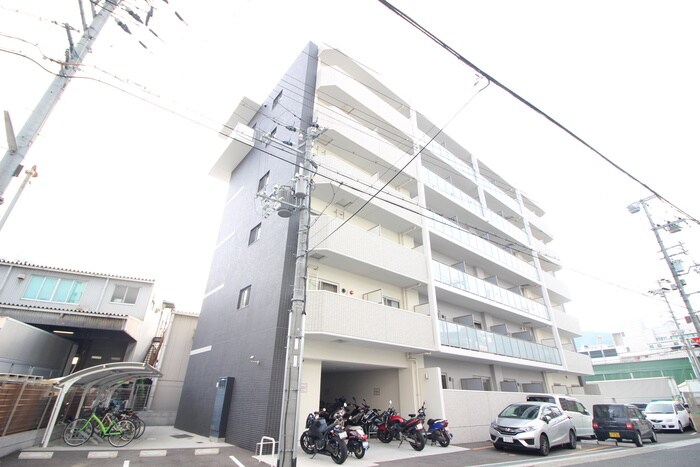 物件外観写真4　(バイク置き場)