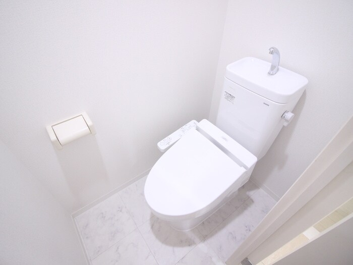 物件内観写真11　(トイレ)