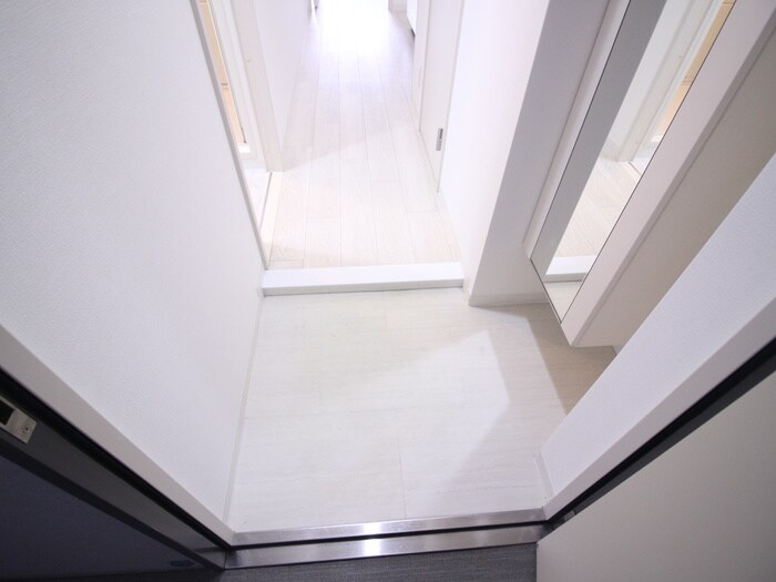 物件内観写真14　(玄関)