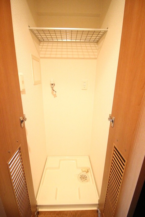 物件内観写真13　(洗濯機置場)