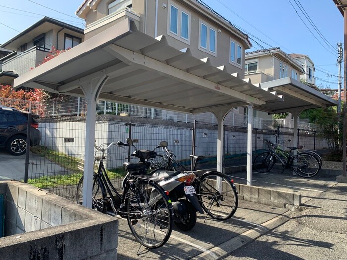 物件外観写真5　(駐輪場)