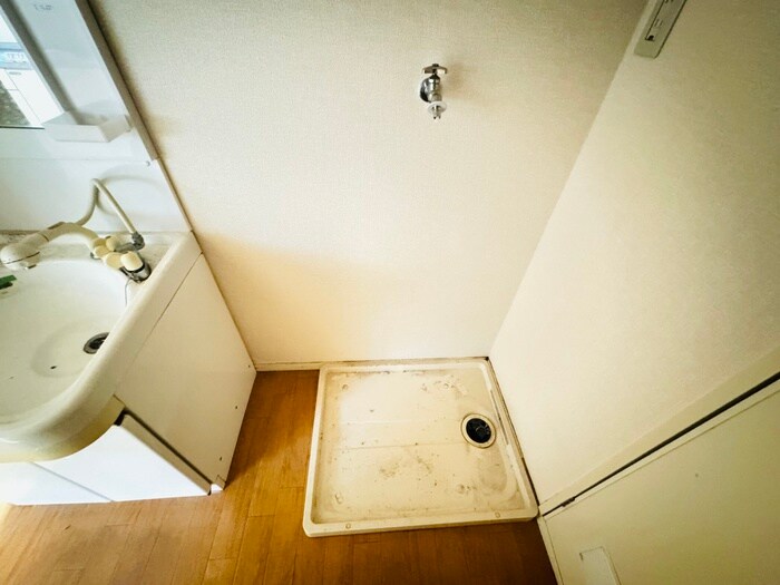 物件内観写真18　(洗濯機置場)