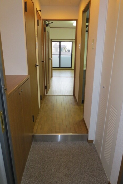 物件内観写真14　(玄関)