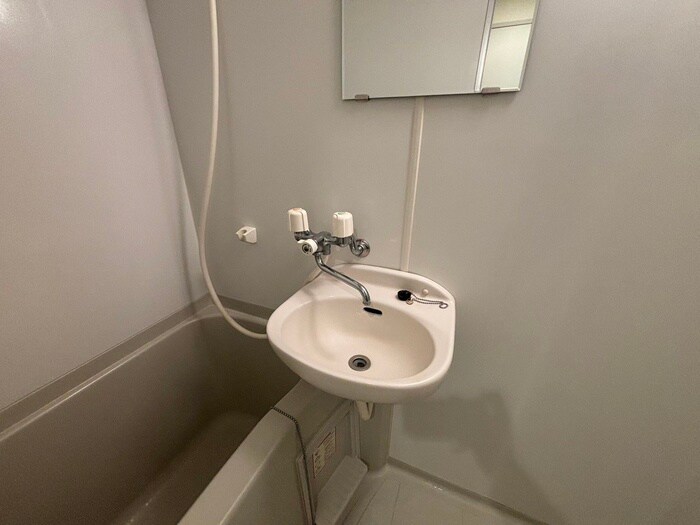 物件内観写真8　(洗面)